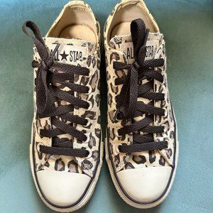 *SOLD * Converse All-Star Chuck Taylor Leopard Print Low Top Women's 7 Men's 5
